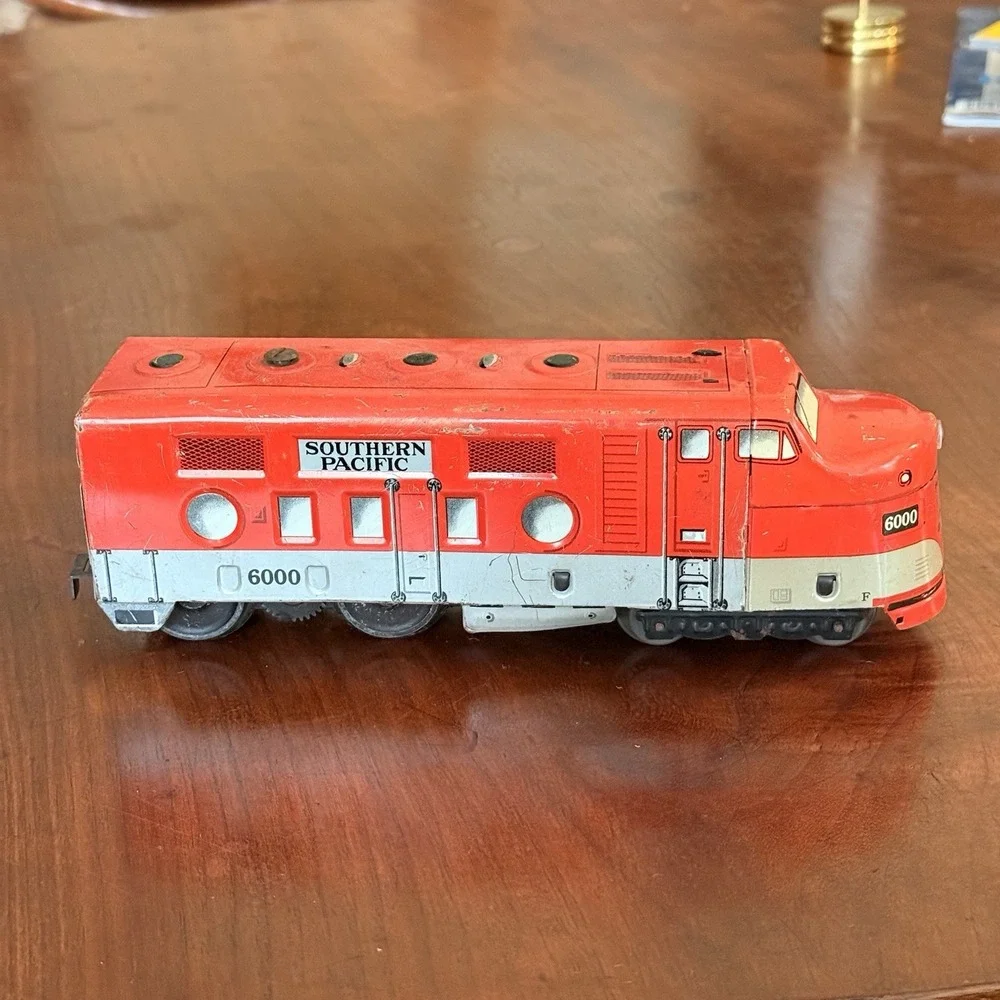 Vintage Marx O Gauge Southern Pacific 6000 Tin Litho Diesel Locomotive A-B Set